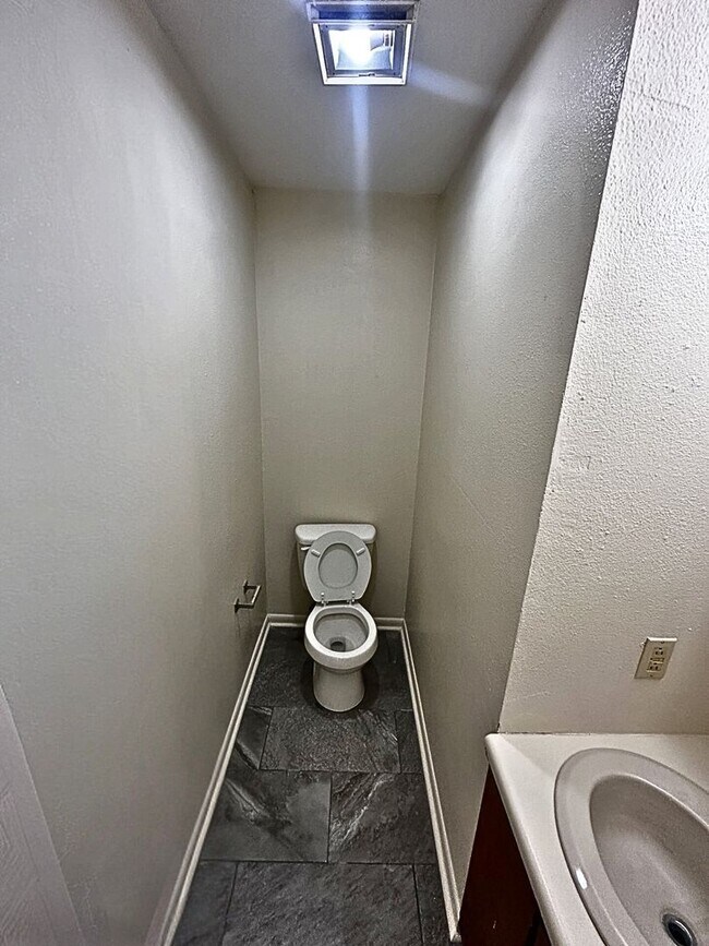 Building Photo - 111 Mallard Dr