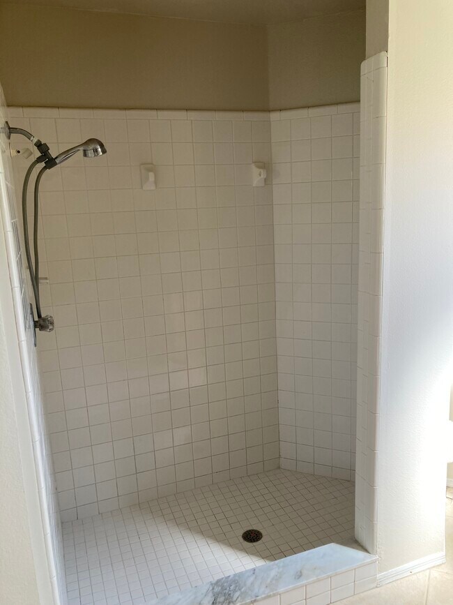 Building Photo - 272 Indian Point Cir