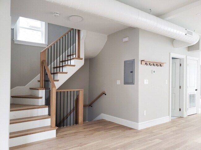 Building Photo - 97 Trenton St