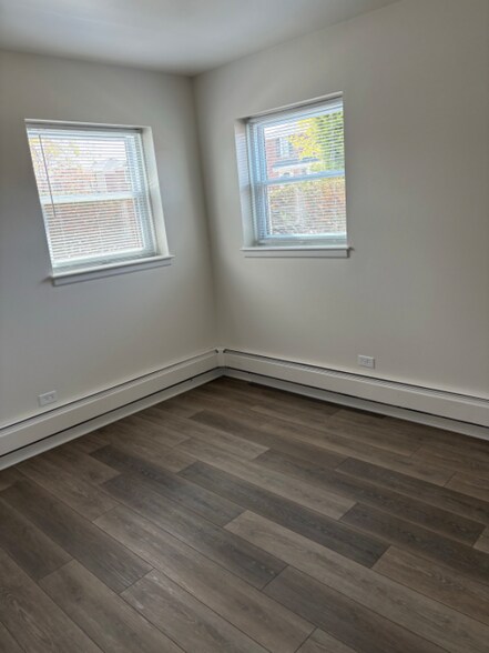 Building Photo - 5764 W Park Ave
