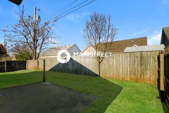 Building Photo - 3 Bedroom Pet-Friendly Home in Nicholasvil...