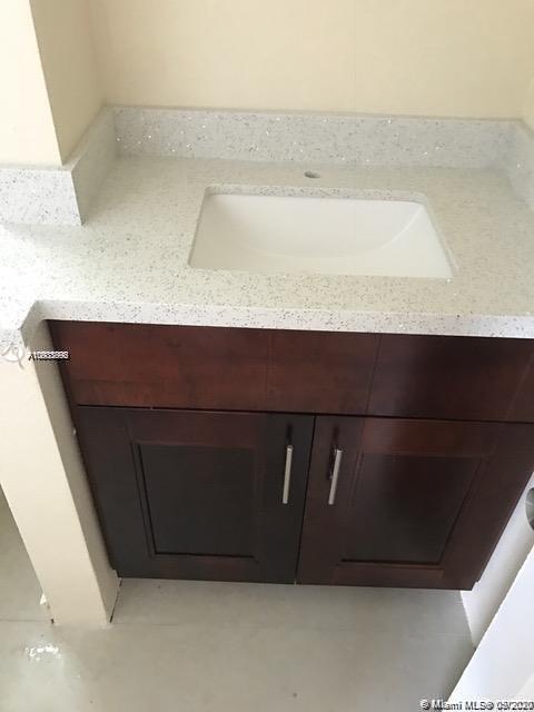 Building Photo - 399 NW 72nd Ave