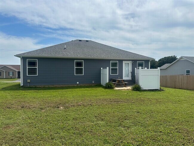 Building Photo - 543 St Cloud Wy