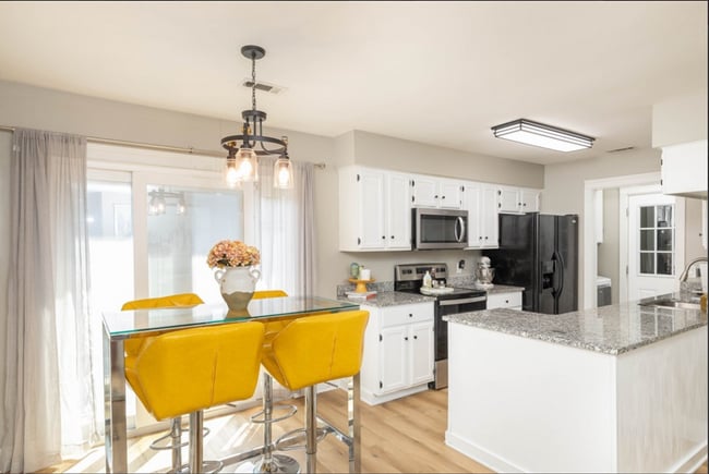 Building Photo - BEAUTIFUL 3 Bedroom 2 Full bath home locat...