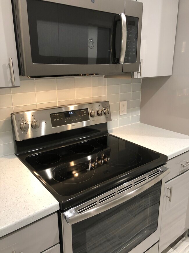 Building Photo - 60 V St NW