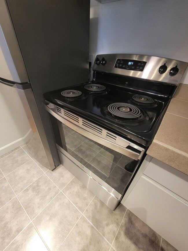 Building Photo - Newly Remodeled 1bed/1bath condo in Stonegate Community in Gunbarrel