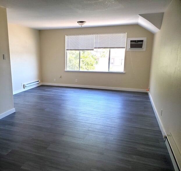 Building Photo - 309 N Adams St