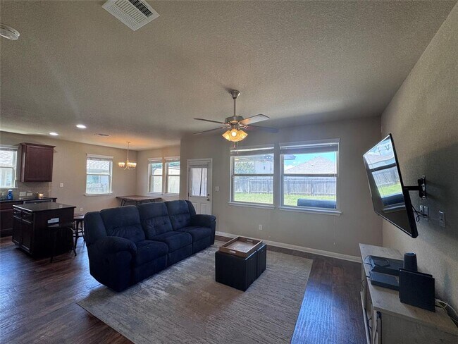Building Photo - 321 Callahan Ln