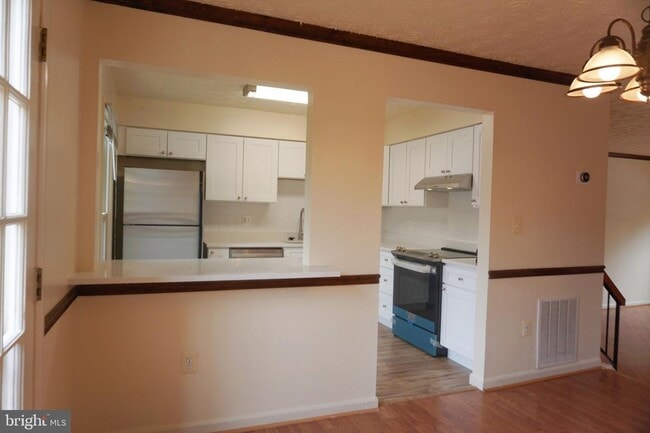 Building Photo - 9 Polk Ct