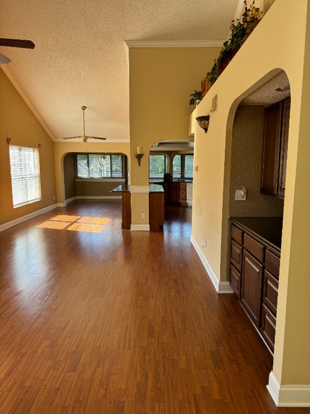 Building Photo - 2815 Countrybrook Dr