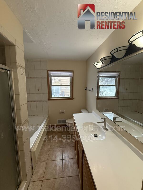 Building Photo - 6580 N 73rd St