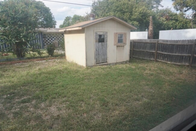 Building Photo - 317 E Langley Blvd
