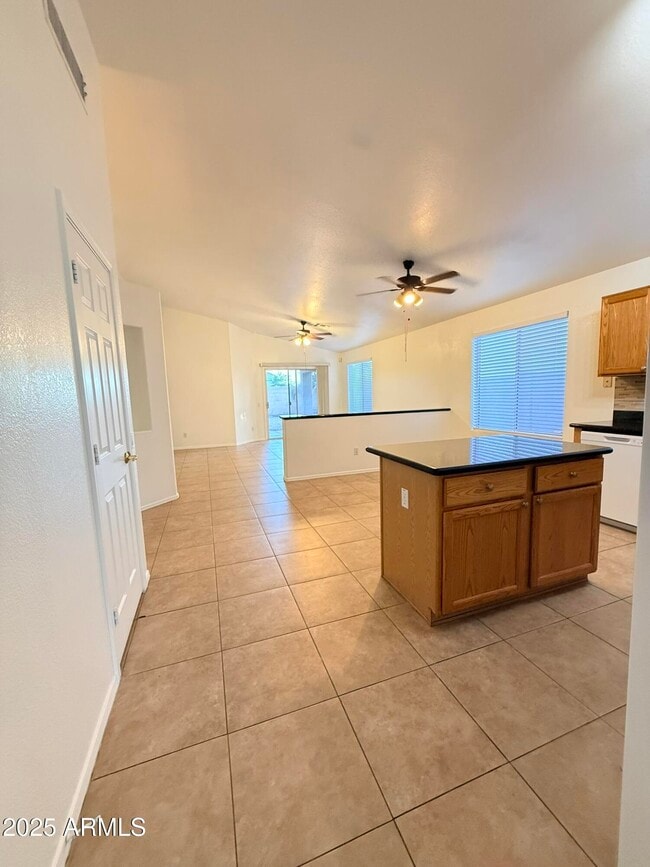 Building Photo - 1313 W Kesler Ln