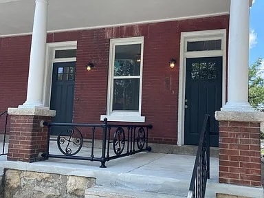 Building Photo - Olive Duplex