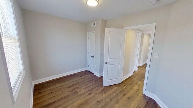 Building Photo - 3607 Fernhill Ave