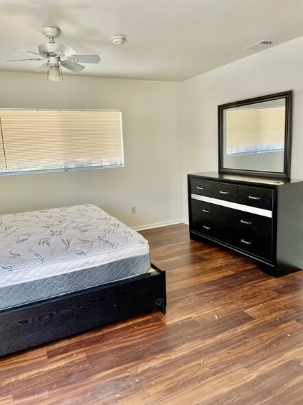 Building Photo - 8335 Burnet Ave