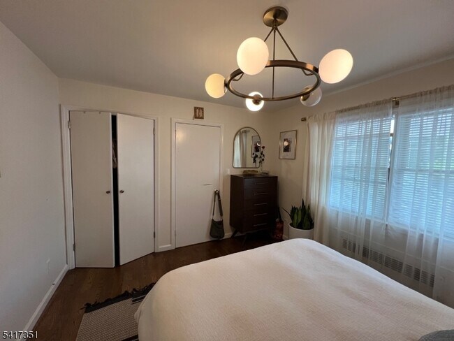 Building Photo - 33 Claremont Ave