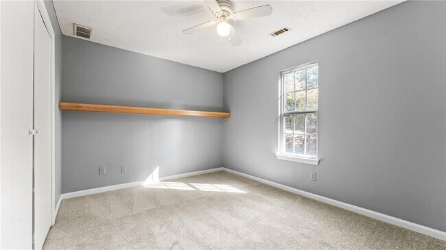 Building Photo - 405 Christopher Ln