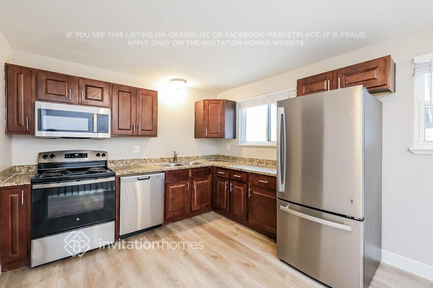 Building Photo - 15984 E Bates Pl