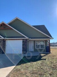 Building Photo - 612 Easton Dr