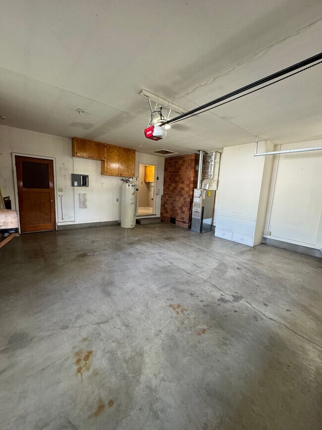 Building Photo - 4337 Lombard Dr