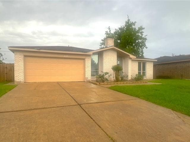 Primary Photo - 439 Breeze Park Dr