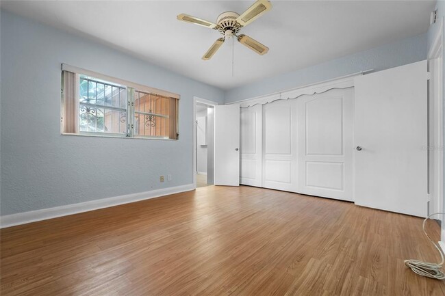 Building Photo - 2505 E 19th Ave