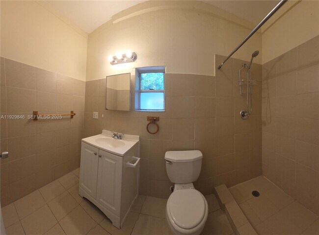 Building Photo - 1085 NW 133rd St