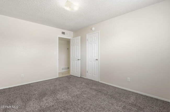Building Photo - 3329 Old Spanish Trail