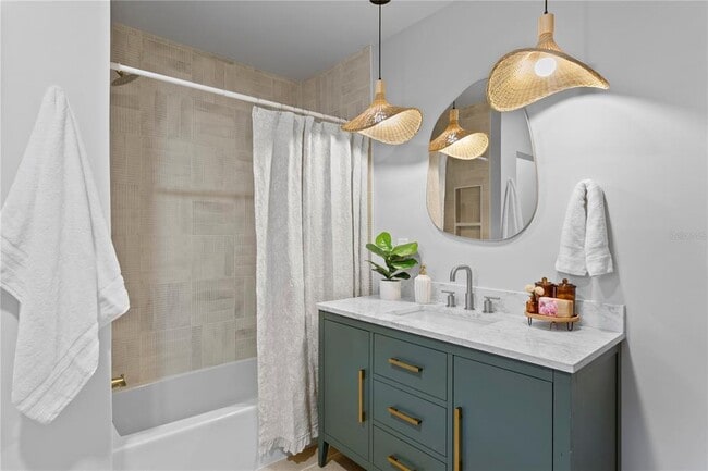 Building Photo - 4504 W Lamb Ave