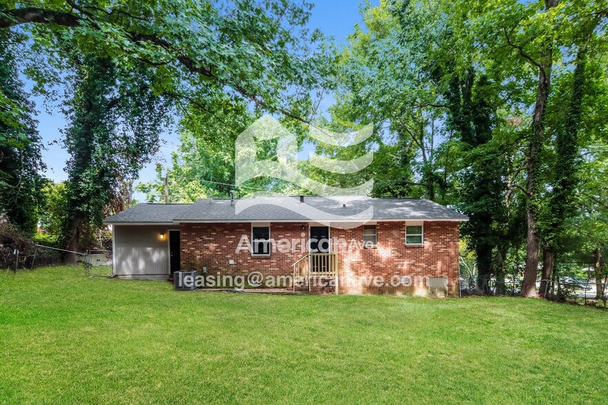 Building Photo - 5044 Wellborn Dr