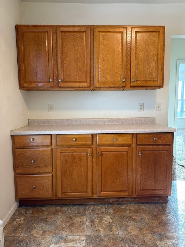 Building Photo - 376 Alger St