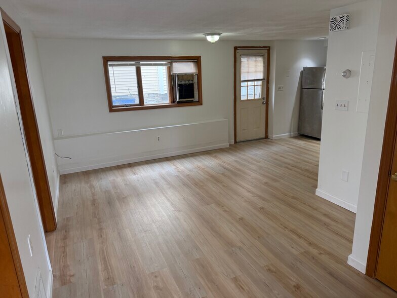 Building Photo - 97 Mill St