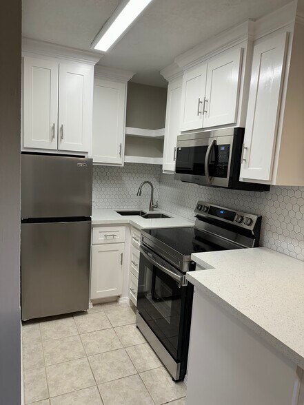 Kitchen - 1219 Welch St