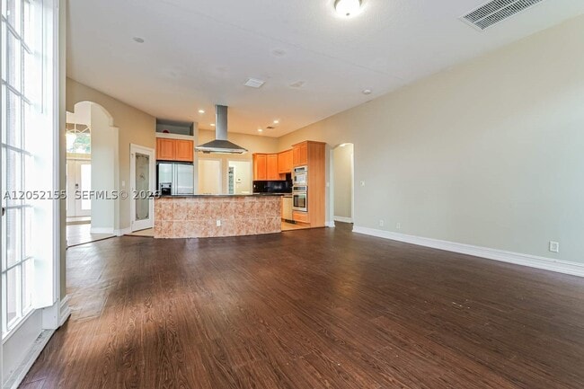 Building Photo - 101 Jacaranda Ct