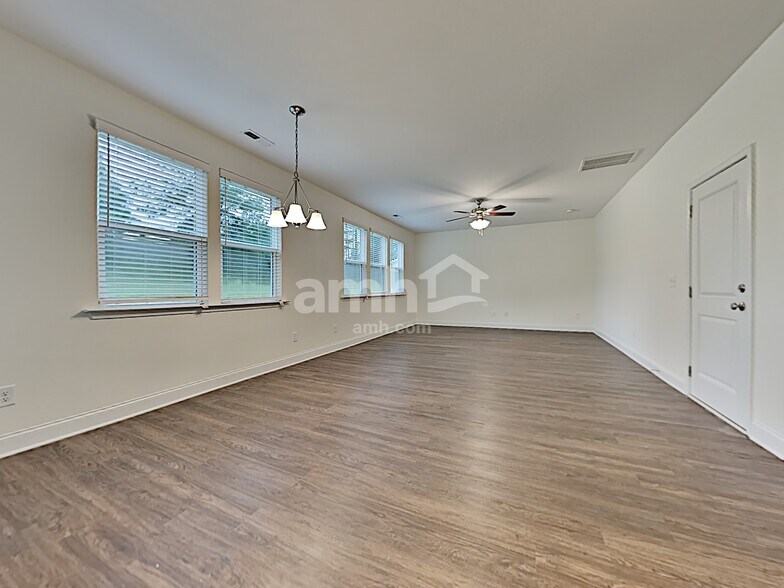 Building Photo - 127 Pullen Dr