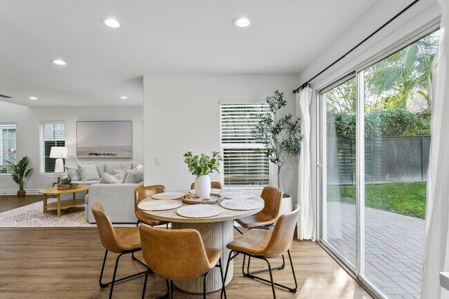 Building Photo - Stunning Aliso Viejo Pool Home 4 Bedroom