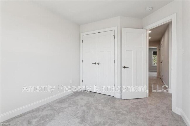 Building Photo - 1544 Stanford Ln