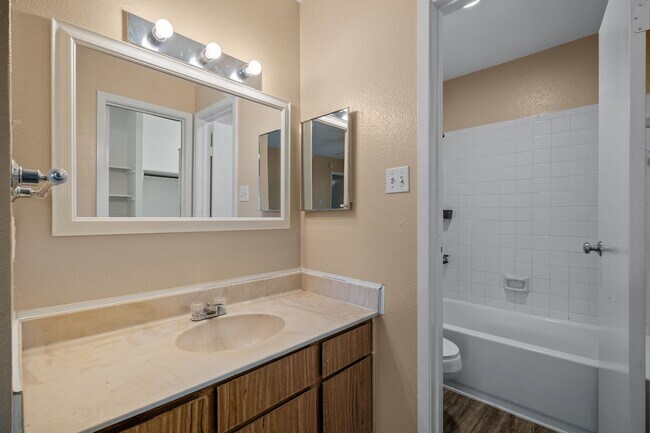 Building Photo - 18515 Egret Bay Blvd