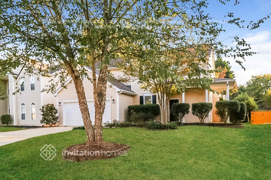 Building Photo - 17311 Commons Crossing Dr