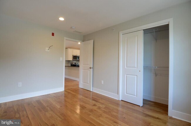 Building Photo - 400 W Wayne Ave