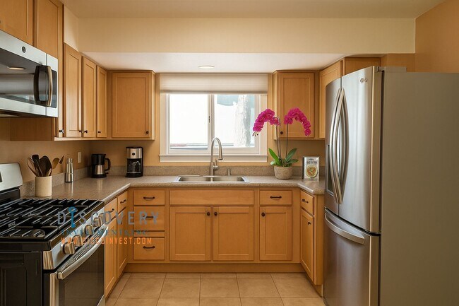 Building Photo - 3228 Boise St