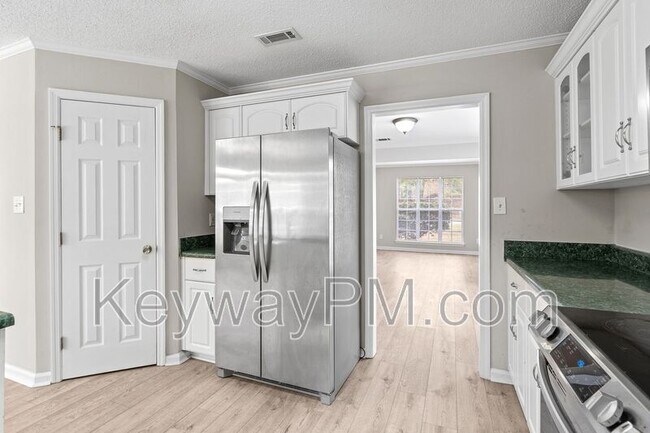 Building Photo - 5780 Carriage Hills Dr