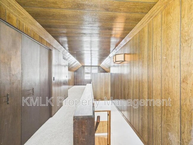 Building Photo - 636 Lurie Ave