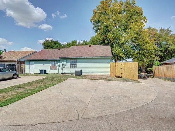 Building Photo - 2520 Limestone Dr