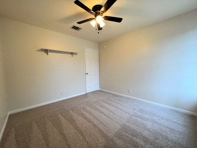 Building Photo - 740 Winborne Way