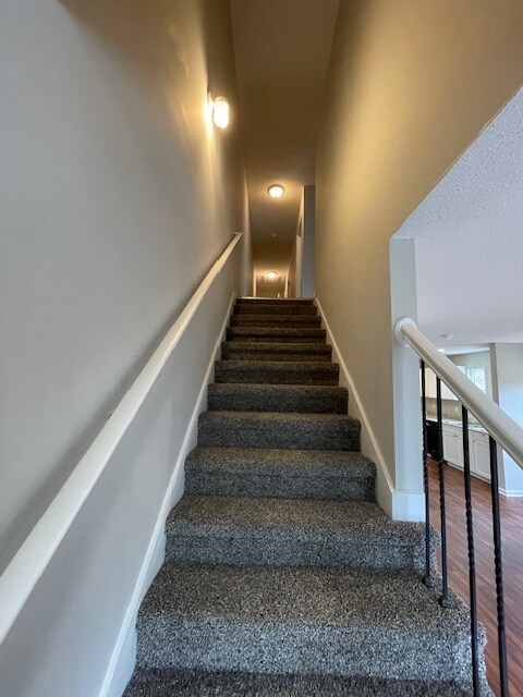 Building Photo - 3158 16th Ave