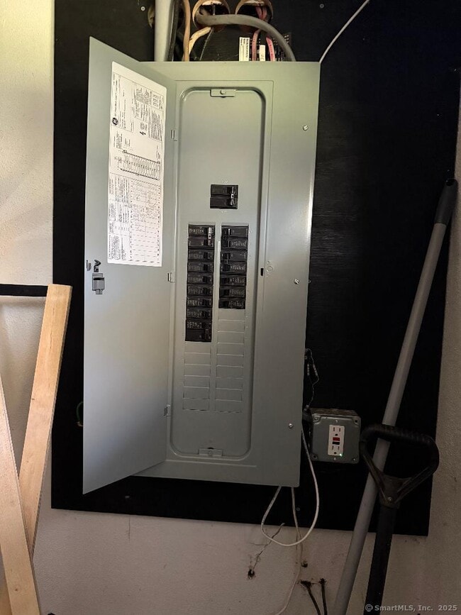 Building Photo - 65 Hitchcock Dr