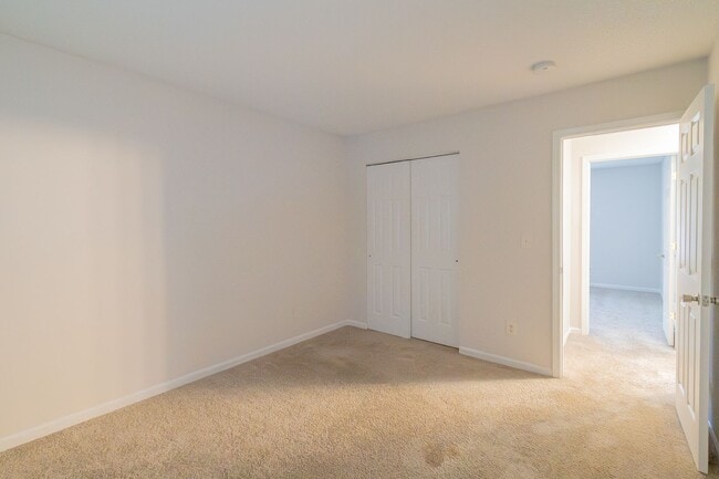 Building Photo - Spacious Home with Oversized Bedrooms & Op...