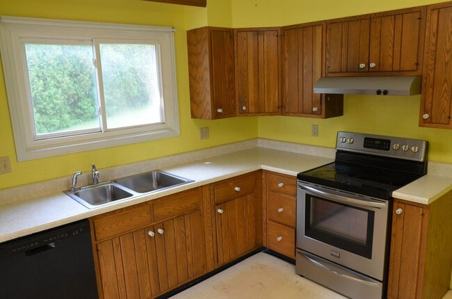 Building Photo - 7 Rivendell Dr